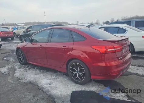 2015 Ford Focus Se z USA, uszkodzony, nr VIN 1FADP3F2XFL251046